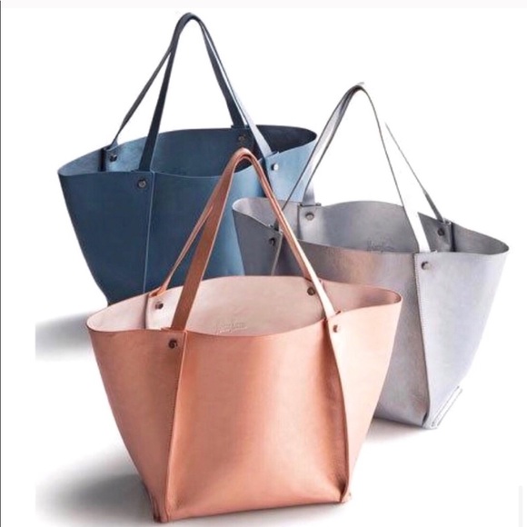 Handbags - 🌱🌱🌱BLUE Neiman Marcus Vegan Totes🌱🌱🌱